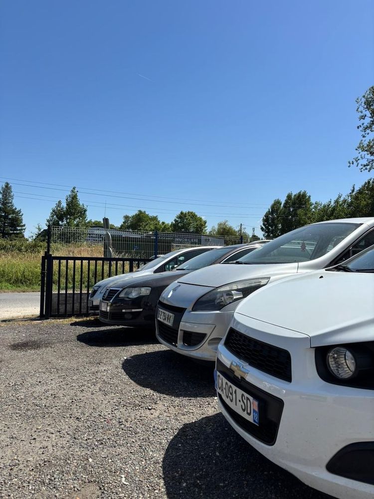 Parc extérieur du garage